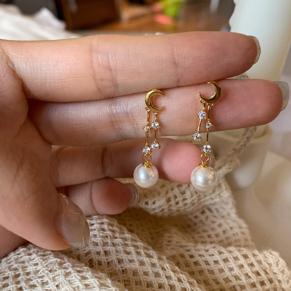 Crescent Pearl Drop Earrings - Roseraie Gal