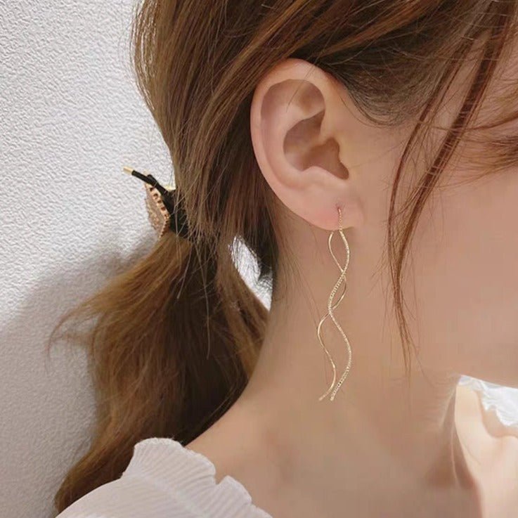 Tiffani Wave Threader Earrings - Roseraie Gal