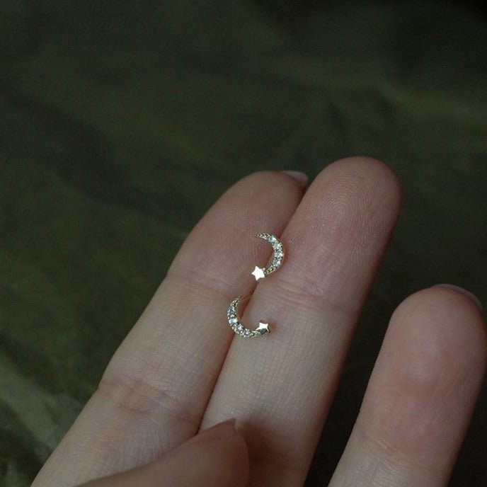 Tiny Crescent Star Stud Earrings - Roseraie Gal